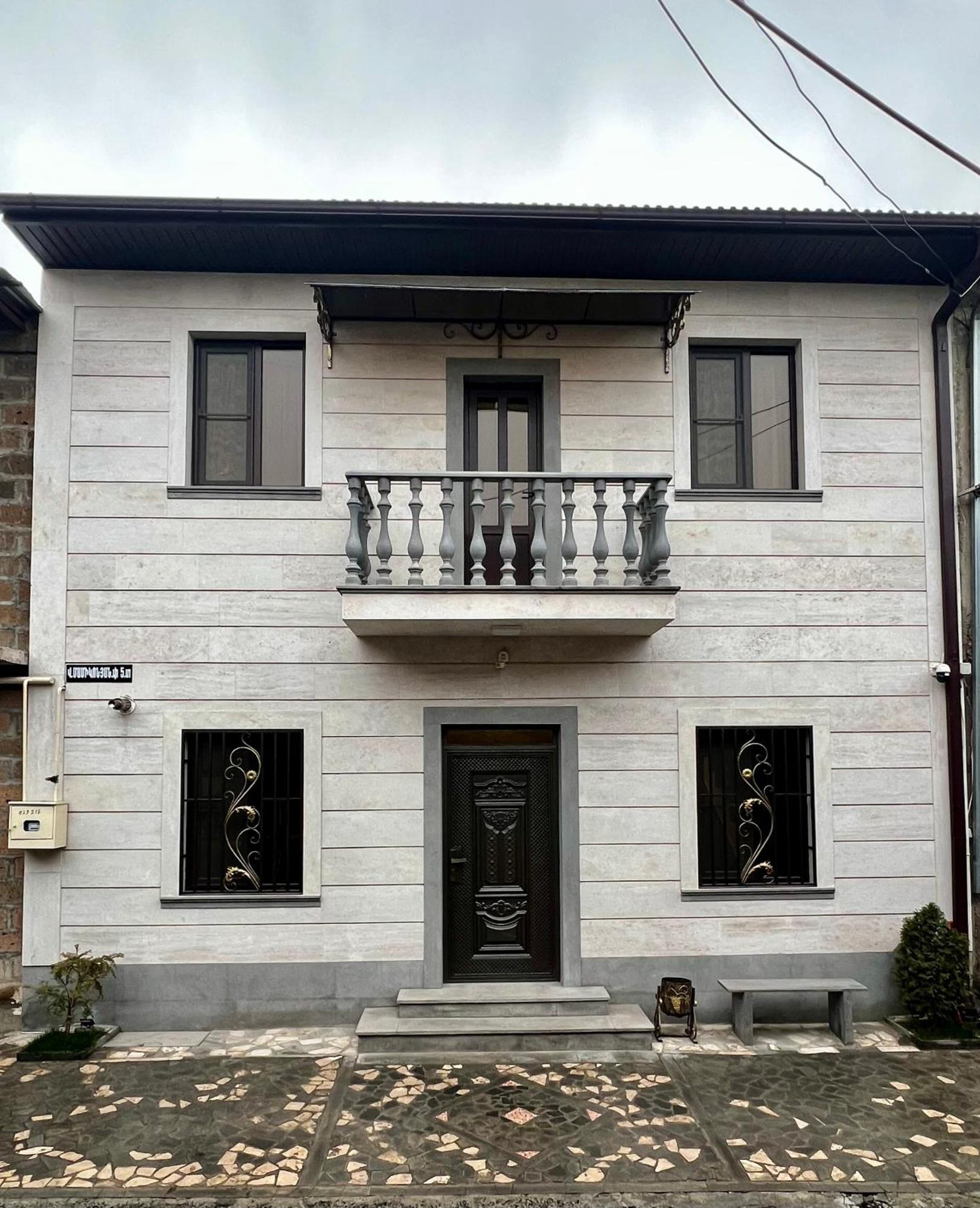 New , Comfortable 3 Bedroom House Ереван Екстериор снимка