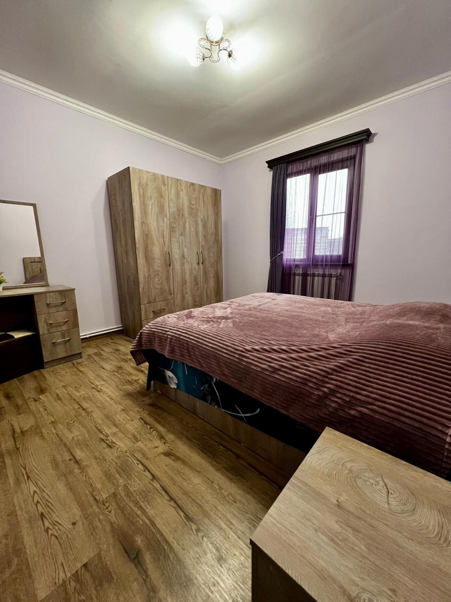 New , Comfortable 3 Bedroom House Ереван Екстериор снимка